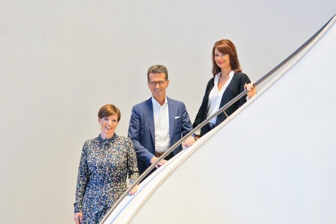 Hirmer Gute Noten Von Der Belegschaft Fashiontoday