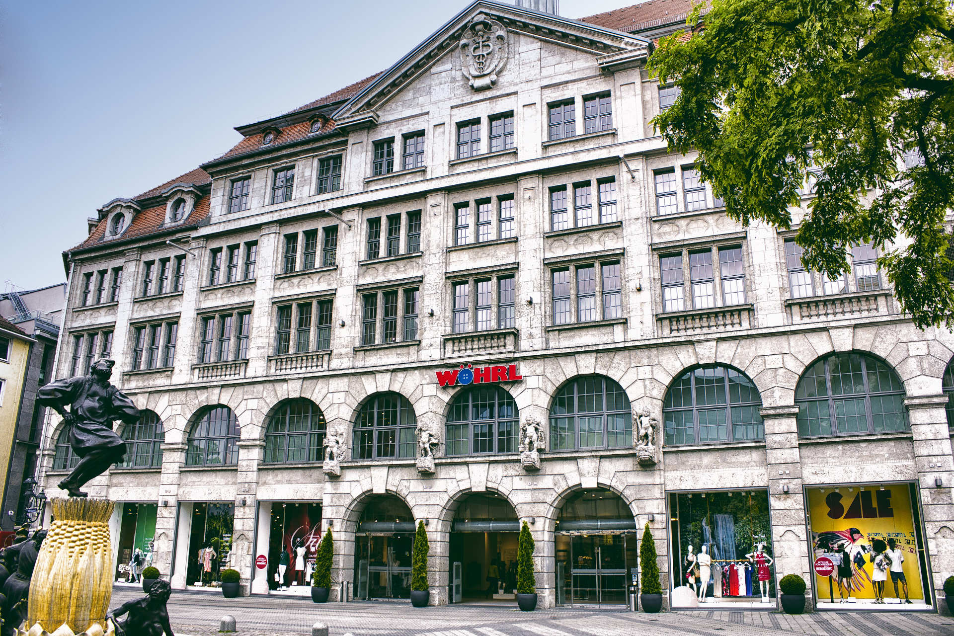 WÖHRL holt Decathlon ins Haus
