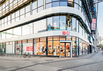 Uniqlo  Schloßstraße  NIPPONYA