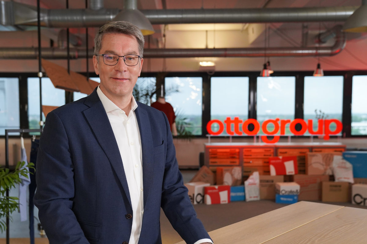 Otto Group rutscht in rote Zahlen