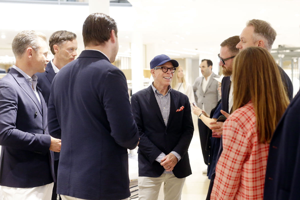 Tommy Hilfiger besucht Breuninger in München