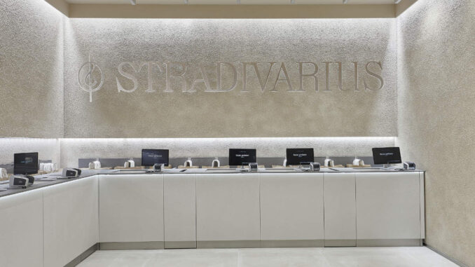 STRADIVARIUS Storeko~ht_Stradivarius