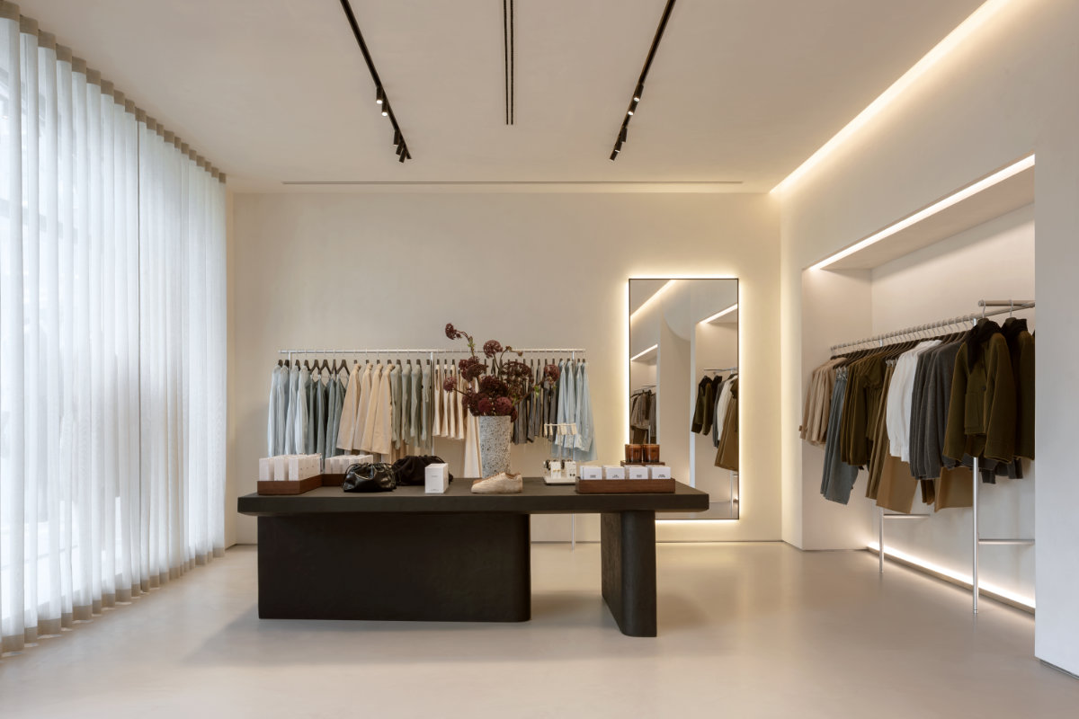 COS eröffnet neu gestalteten Store in Berlin