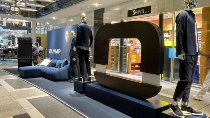 OLYMP_x_Matthew_McConaughey_x_Breuninger_Stuttgart_Karlspassage_1