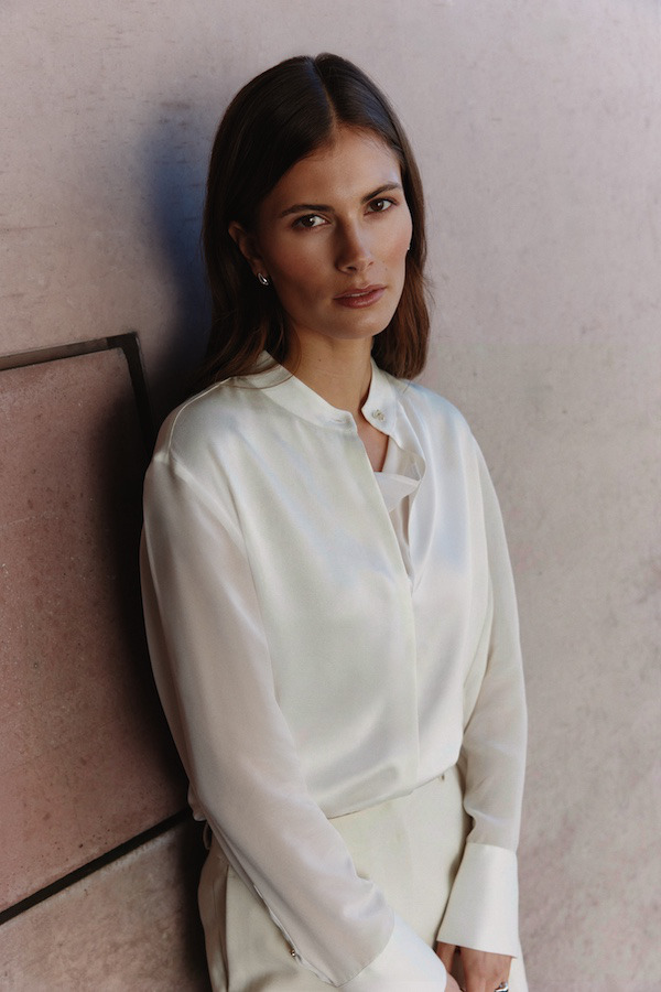 1863byETERNA_HW26_5320_01_DS52_V2