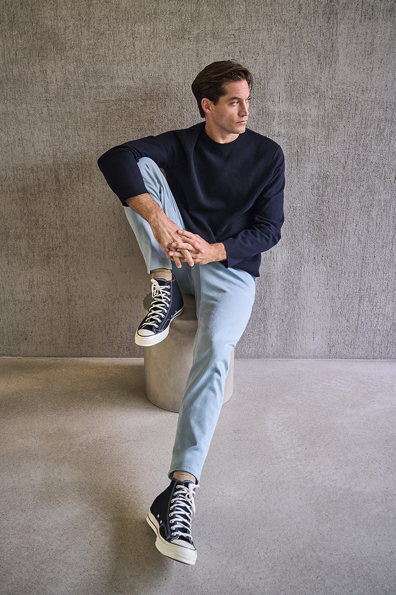 ALBERTO_AW26_MOTIF_08B_1582_ROB_THE_JEANS_CHINO-COLOURED_DENIM_CMYK_210X297_RGB