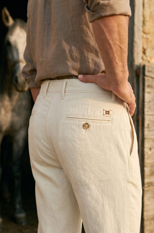4_Club of Comfort FS 2027 NIZZA_8501_99_detail_back